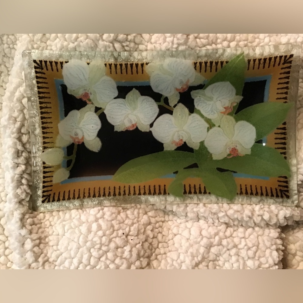 New Rare Vintage Beautiful Orchid Design Glass Plate